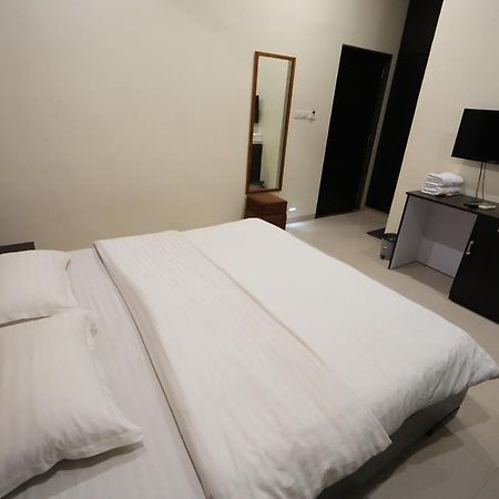 Hotel Ravi Residency Nadiād Dış mekan fotoğraf