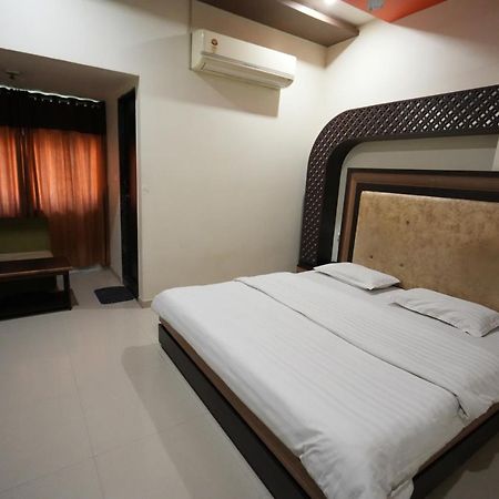 Hotel Ravi Residency Nadiād Dış mekan fotoğraf