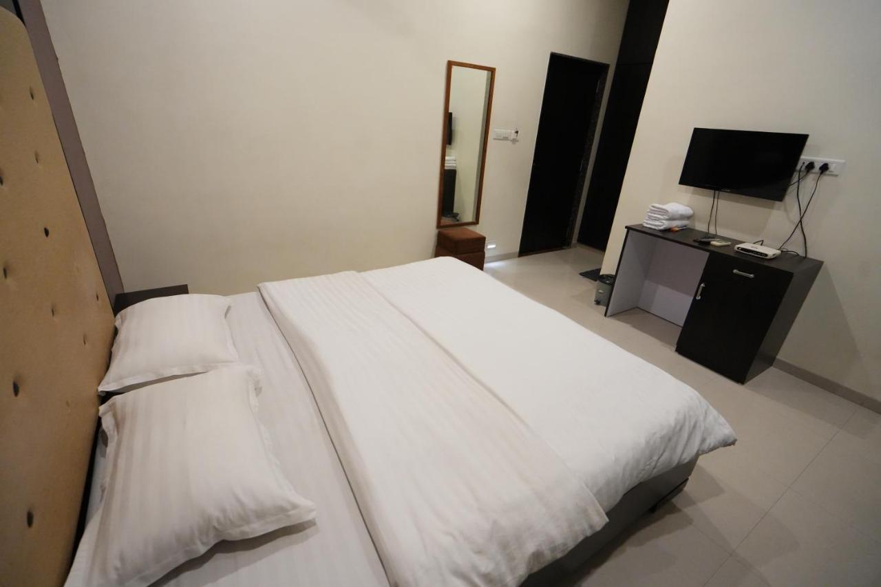 Hotel Ravi Residency Nadiād Dış mekan fotoğraf