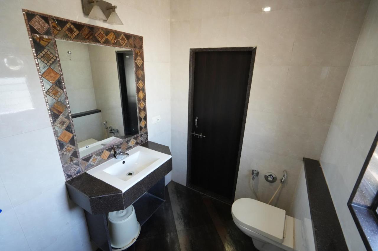 Hotel Ravi Residency Nadiād Dış mekan fotoğraf