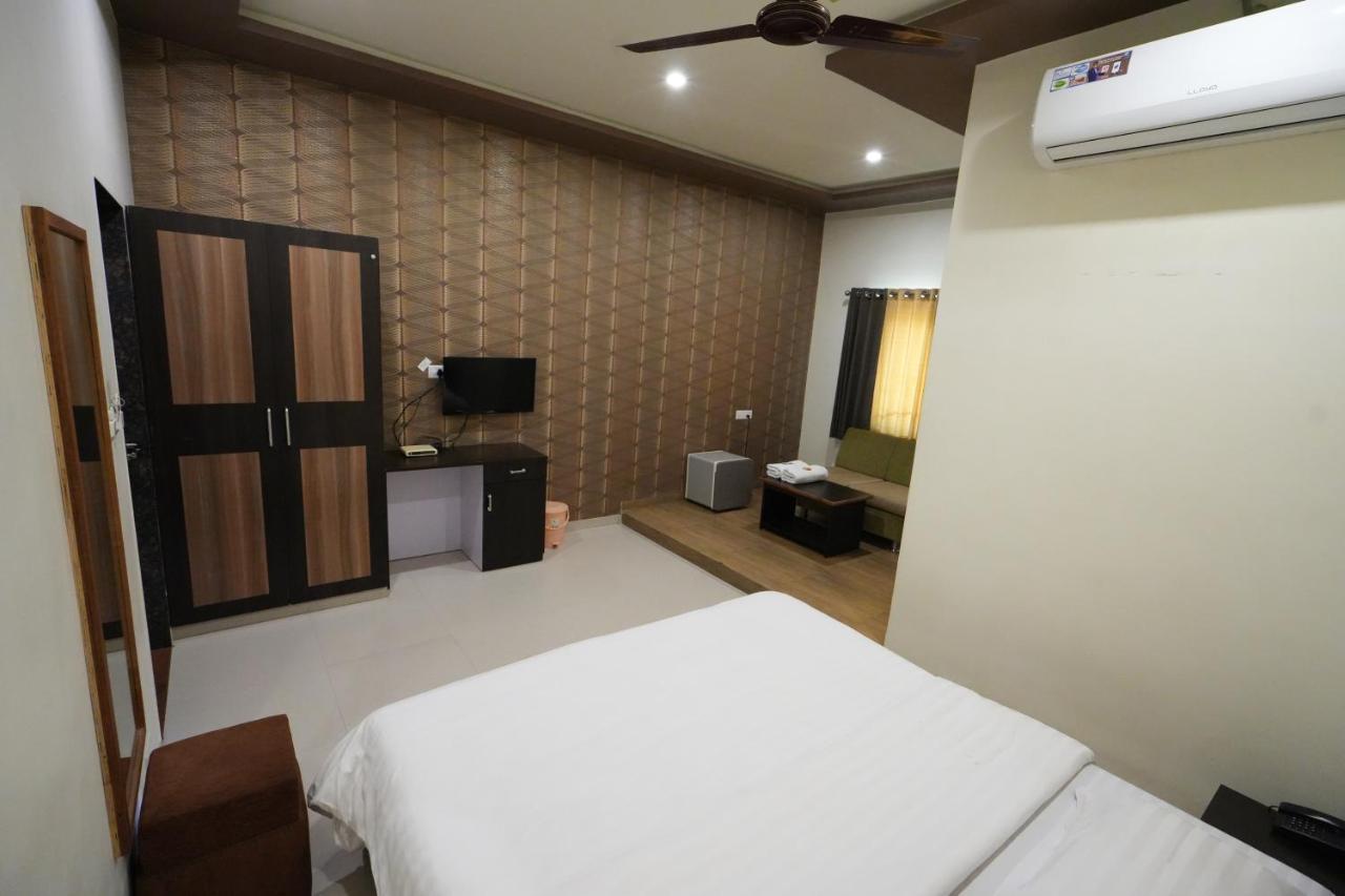 Hotel Ravi Residency Nadiād Dış mekan fotoğraf