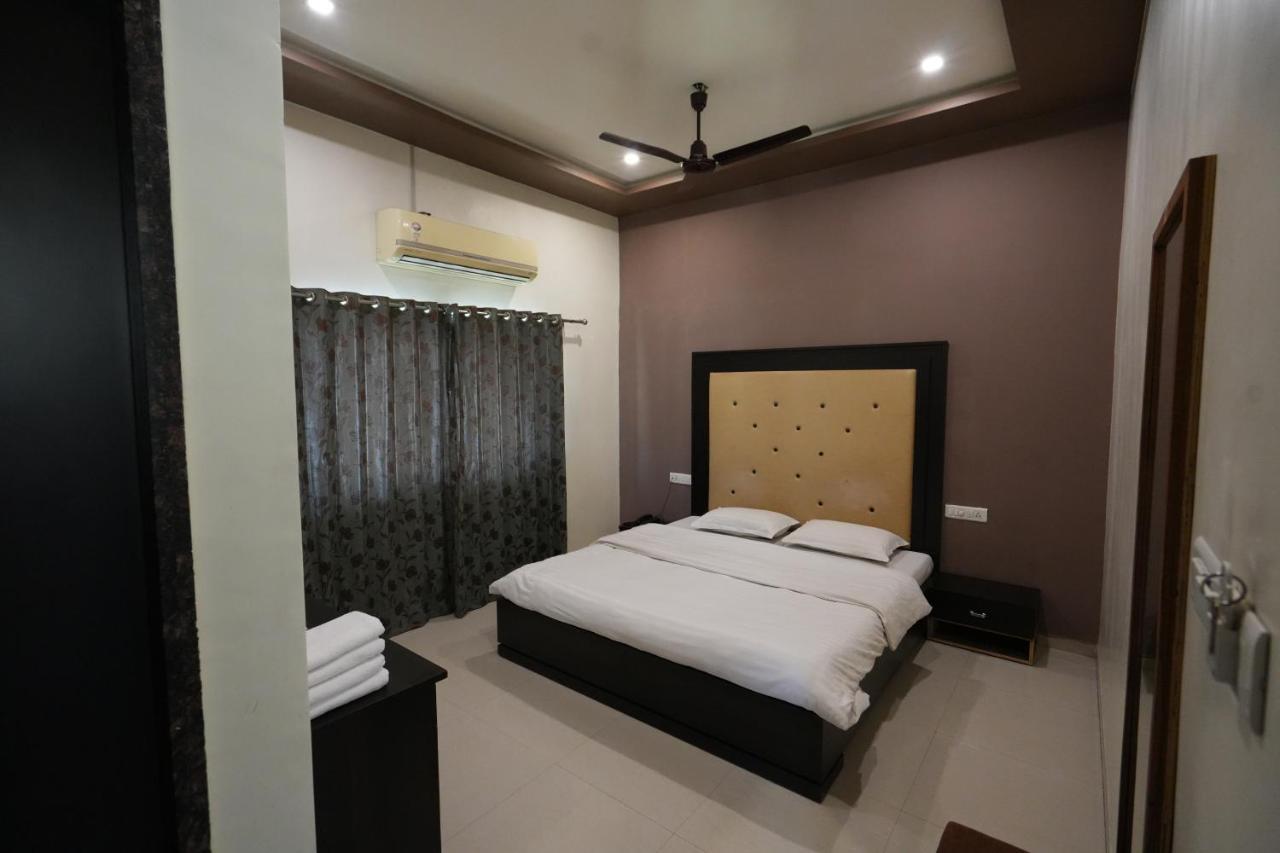 Hotel Ravi Residency Nadiād Dış mekan fotoğraf