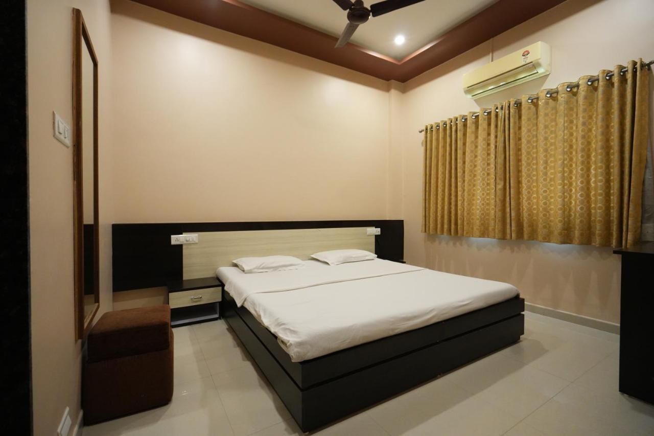 Hotel Ravi Residency Nadiād Dış mekan fotoğraf