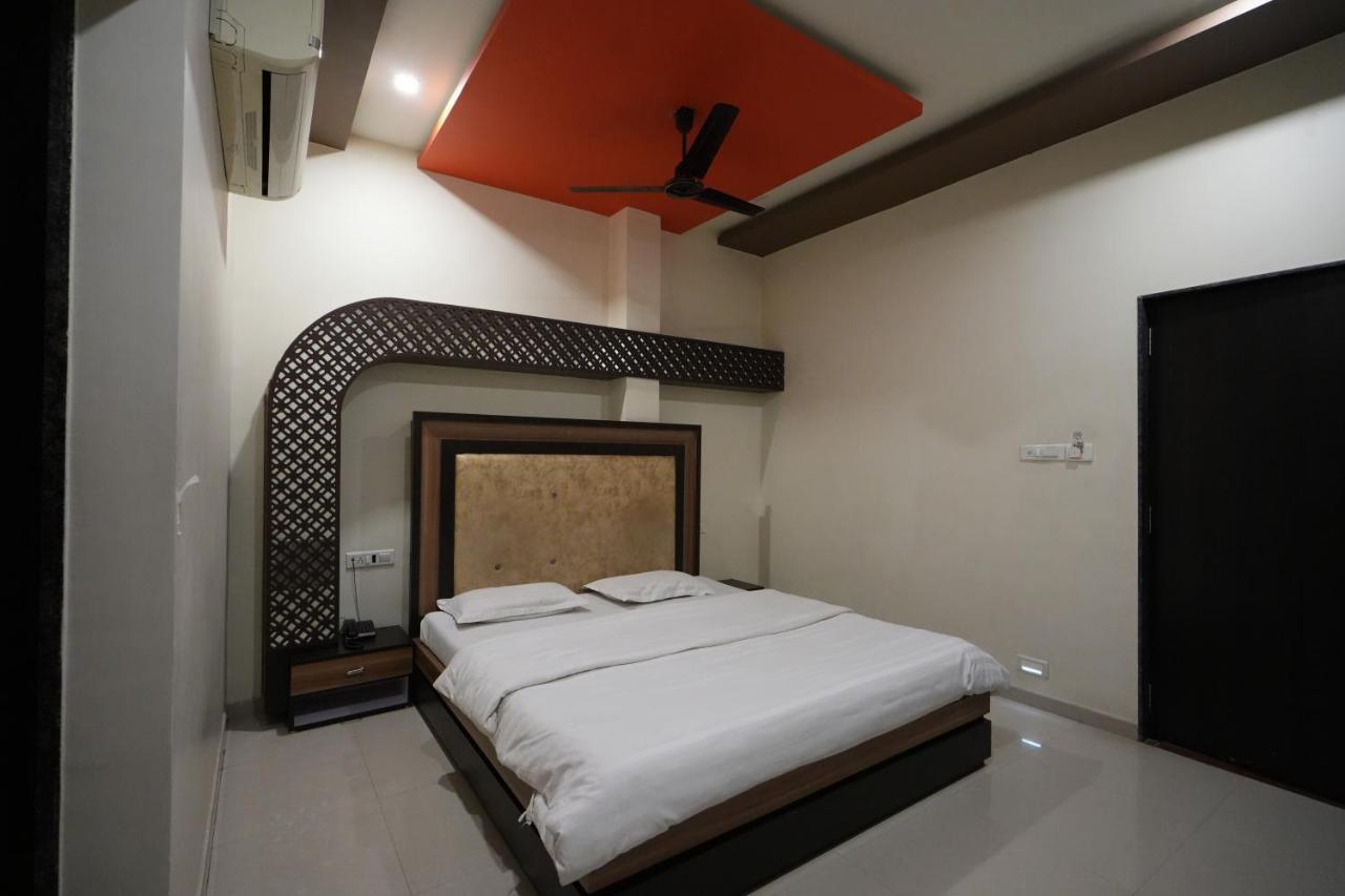 Hotel Ravi Residency Nadiād Dış mekan fotoğraf